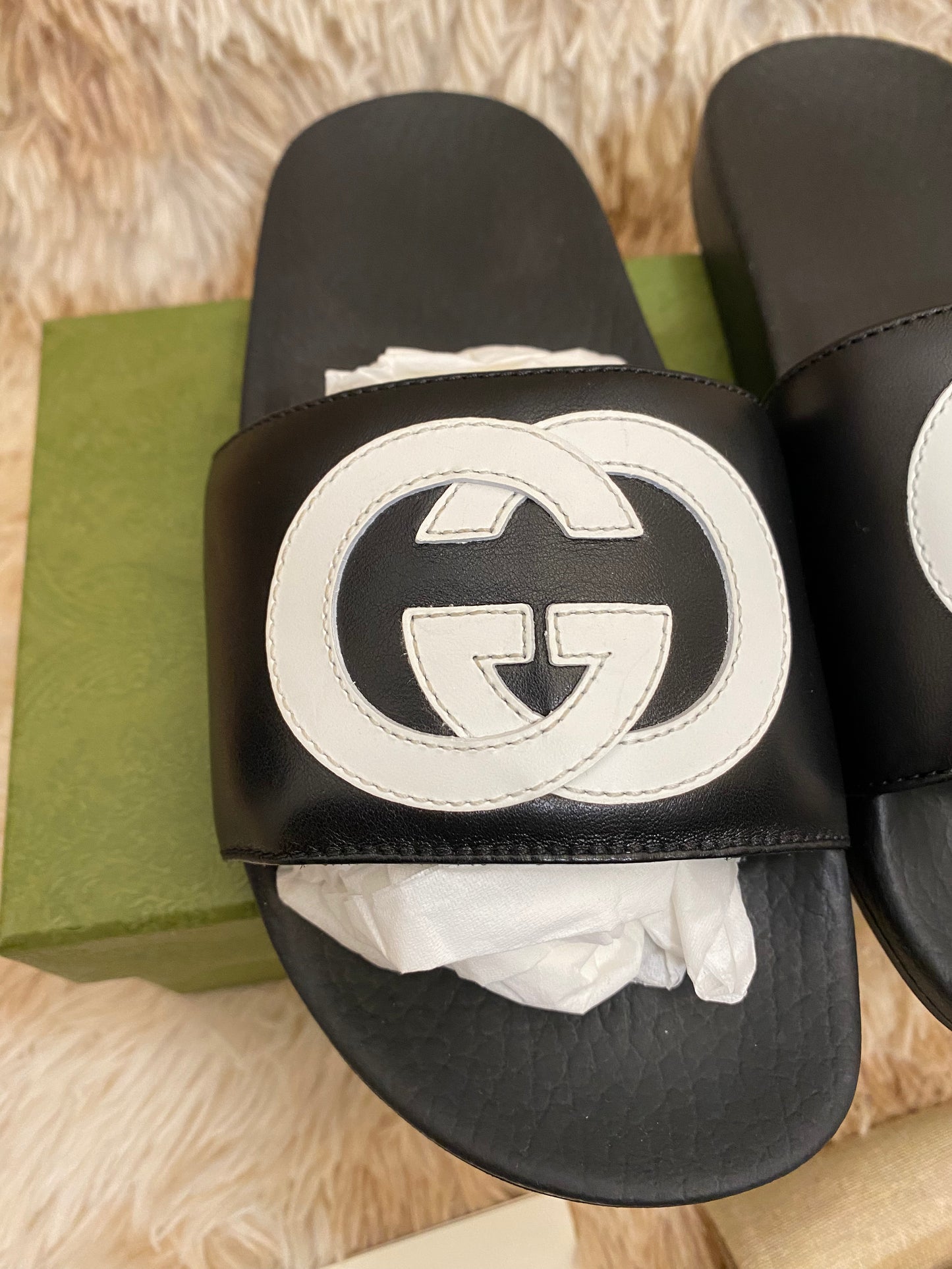 GUCCI GG LEATHER SLIDERS